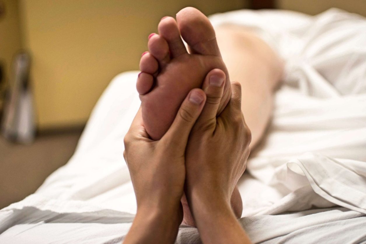 artroza masaža terapija stopala